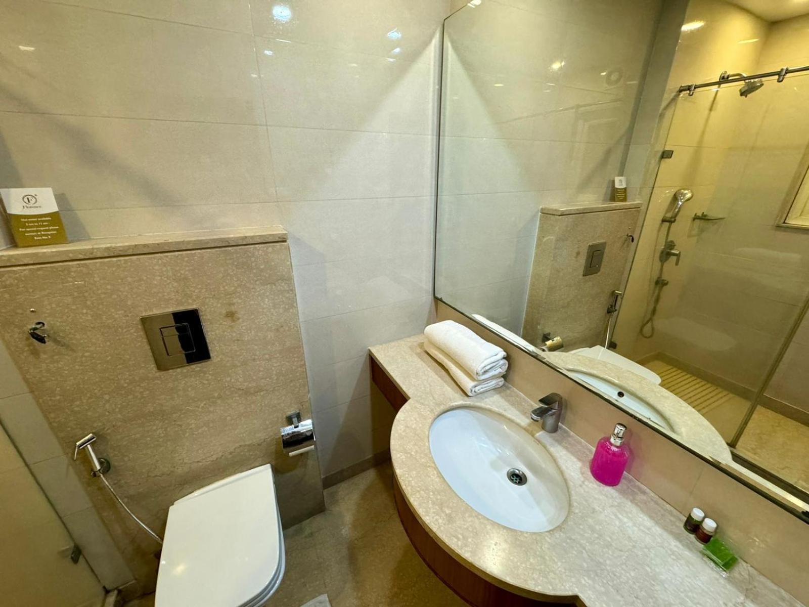 Hotel Florence Inn, Karol Bagh, New Delhi, 2 Min From Metro Exterior photo